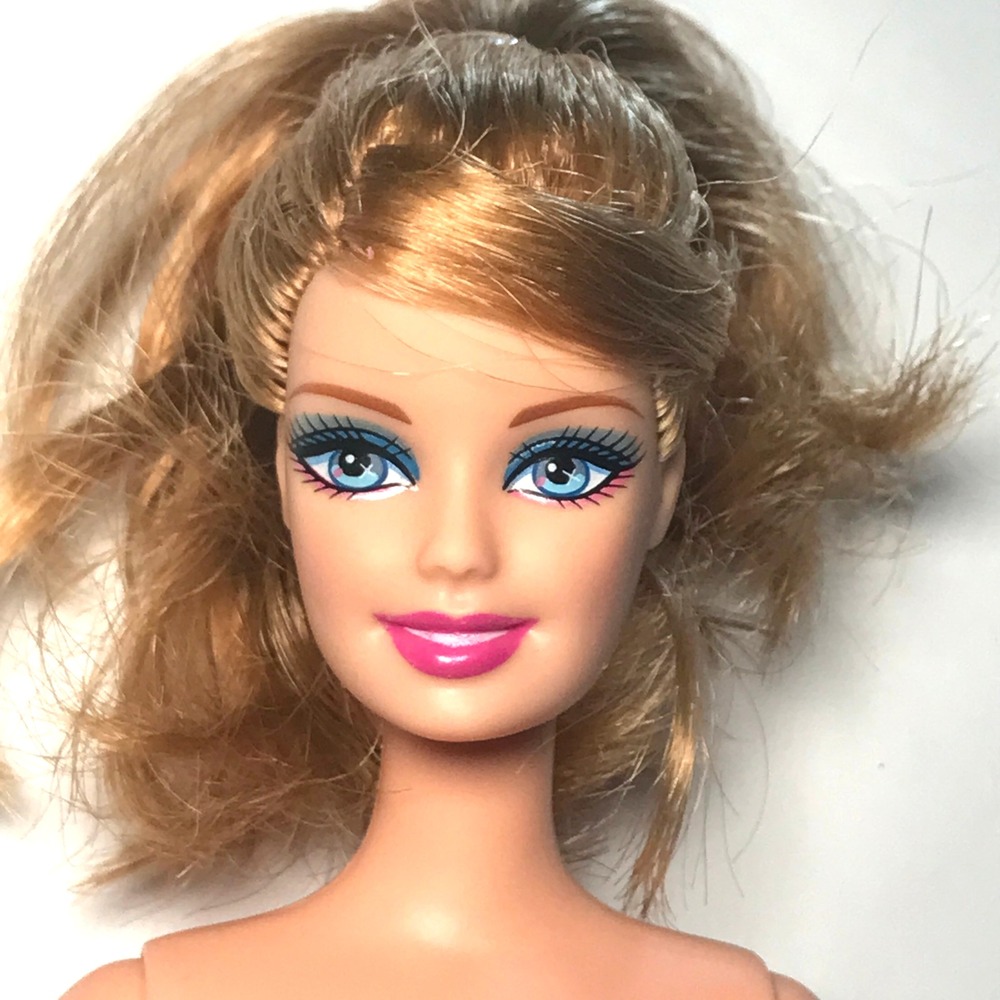 Nude 2013 Barbie in the Pink Shoes Giselle X8815 Rebodied Articulated Doll